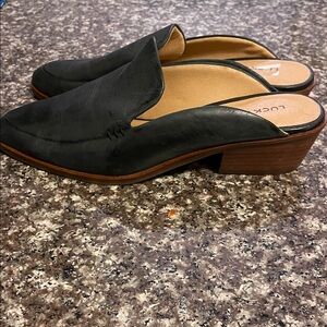 New Lucky Brand Navy Blue Leather Slip-On Mules with Wood Heel new no tags